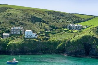 CORNWALL'S DRAMATIC NORTHERN COAST