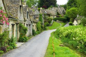 AN UNFORGETTABLE FAMILY ADVENTURE THROUGH THE ENGLISH COUNTRYSIDE