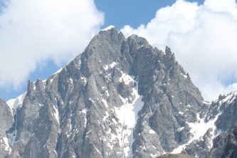 LES ECRINS: PANORAMIC ALPINE TRAIL